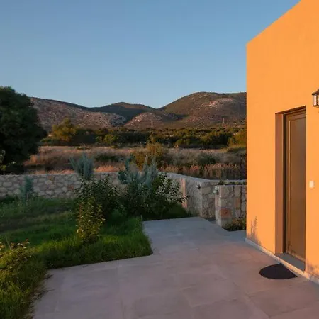 Villa Mentoros *