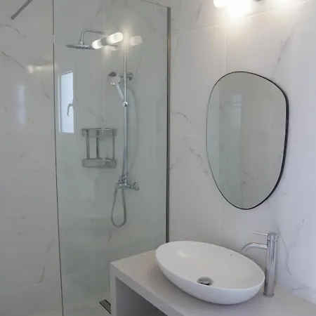 Mentoros Villa Karavados