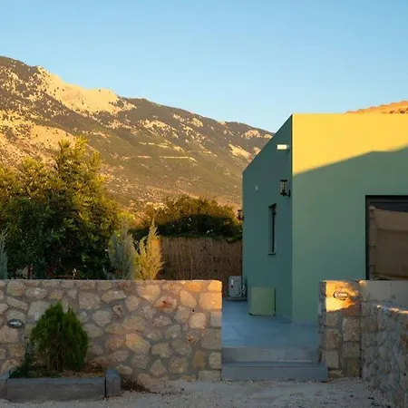 Villa Mentoros *