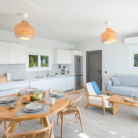 Mentoros Villa *