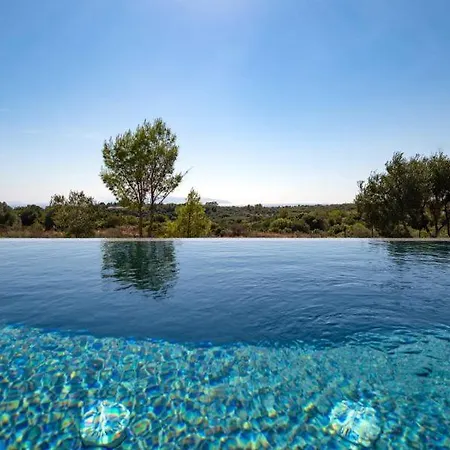 Mentoros Villa
