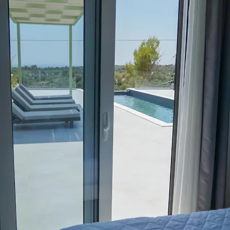 Vila Mentoros Karavádhos