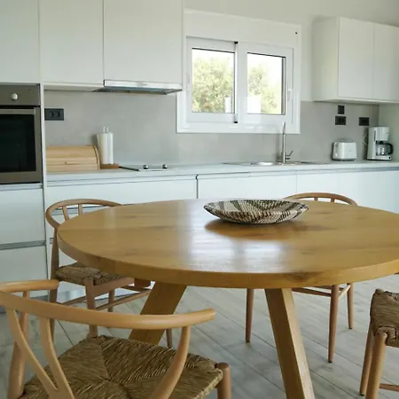 Mentoros Vila Karavádhos