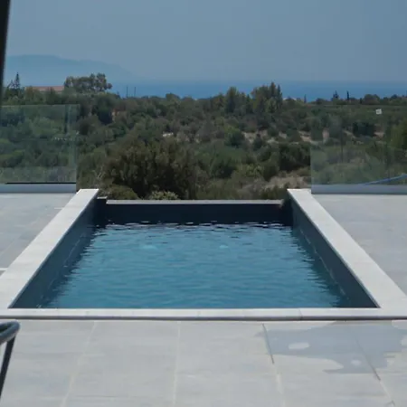 Vila Mentoros Karavádhos